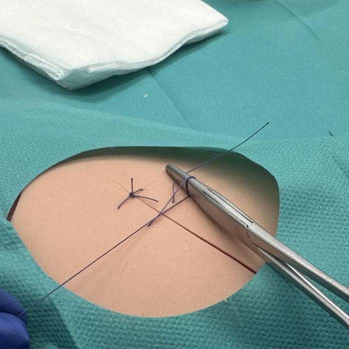 Entraîneur de suture cutanée
